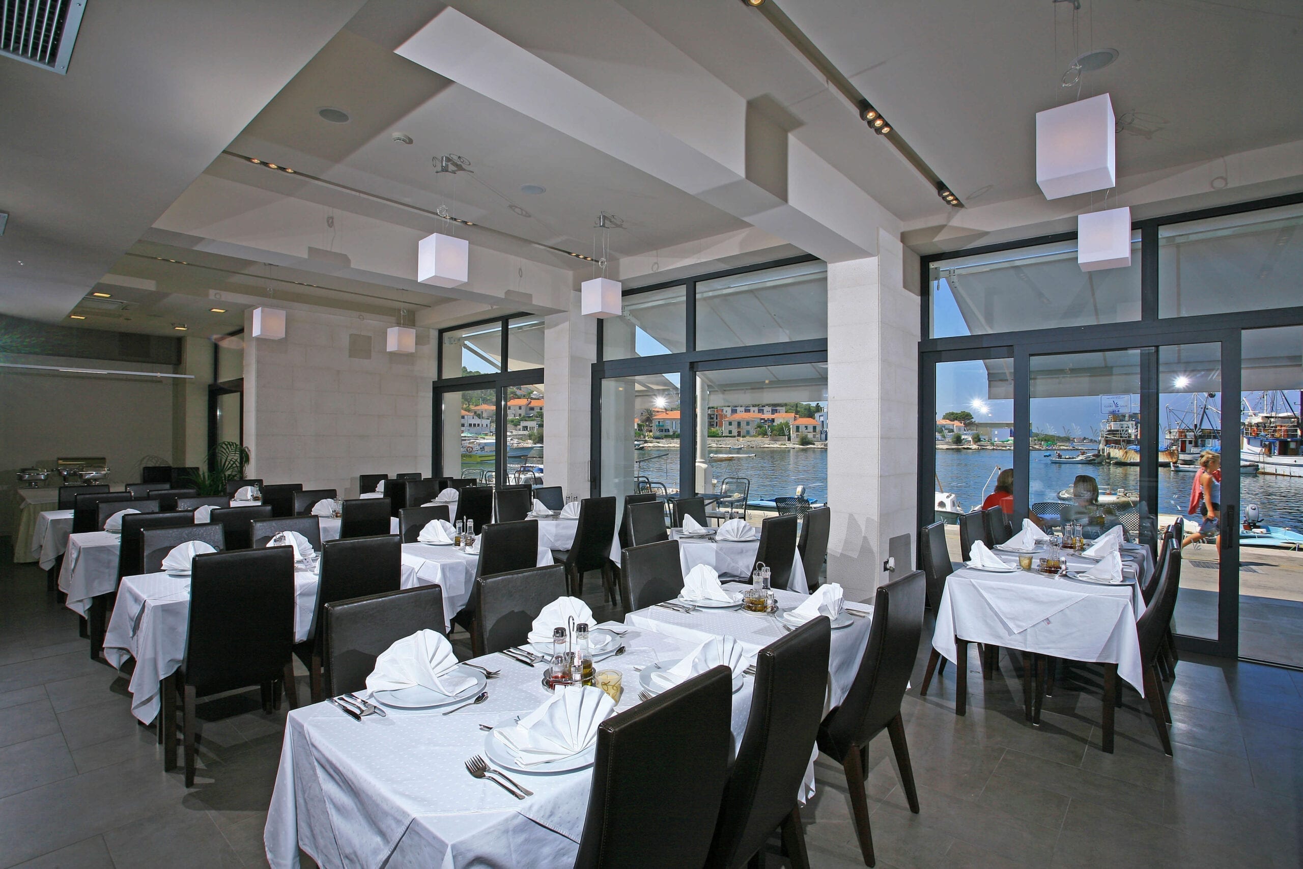 Vrilo Hotel-Kafe bar.jpg