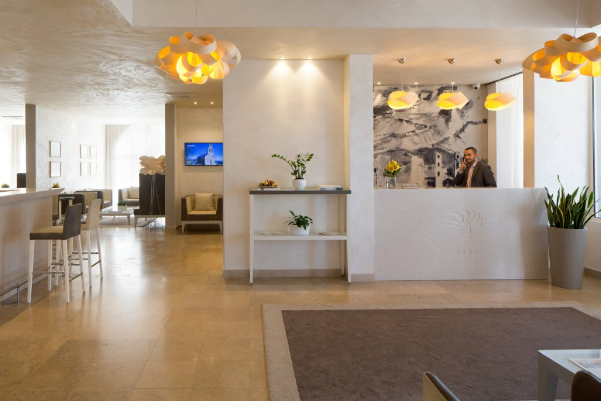 Hotel Palma recepcija.jpg