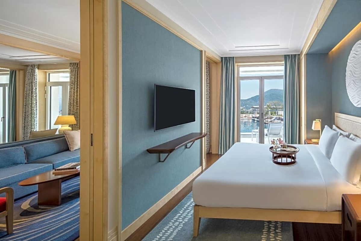 Hotel Regent Porto Montenegro izgled apartmana sa jednom spavaćom sobom.jpg