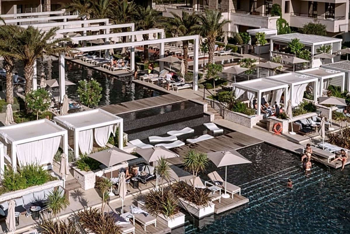 Hotel Regent Porto Montenegro izgled bazena.jpg