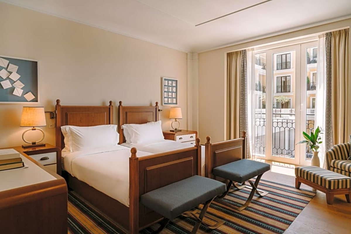 Hotel Regent Porto Montenegro spavača soba apartmana.jpg