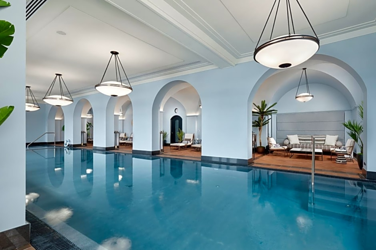 Hotel Regent Porto Montenegro zatvoreni bazen.jpg