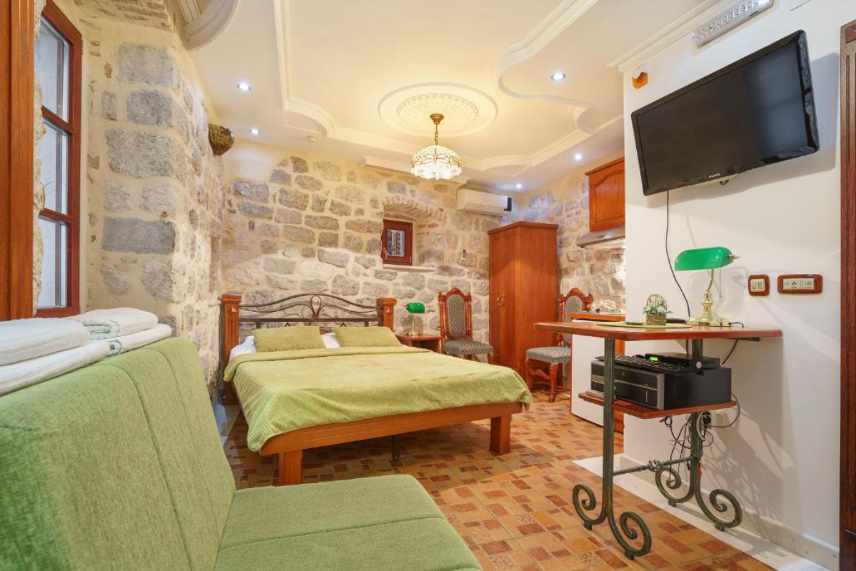 Apartments Wine House Old Town studio.jpg