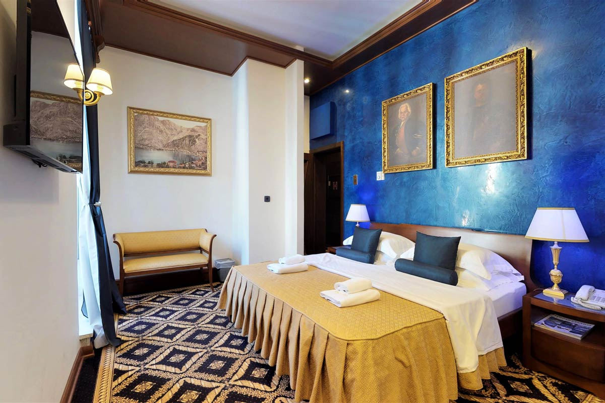 Historic Boutique Hotel Cattaro izgled deluxe sobe.jpg