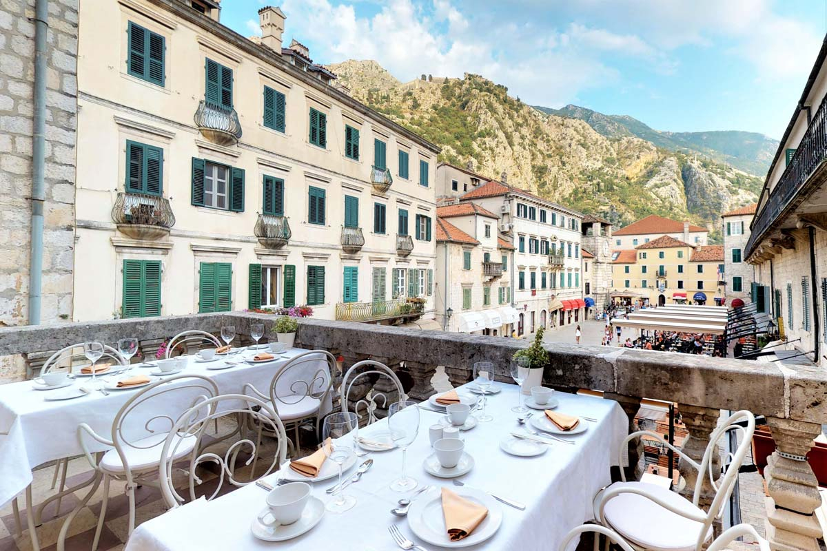 Historic Boutique Hotel Cattaro restoran.jpg