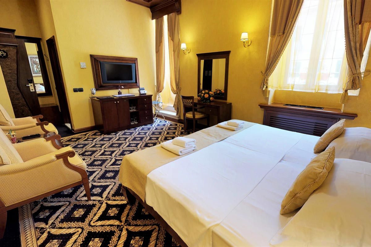 Historic Boutique Hotel Cattaro standrdna soba.jpg