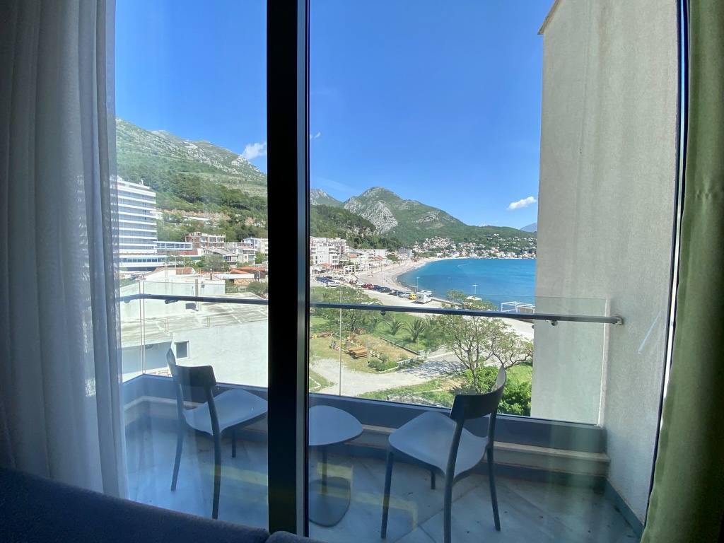 Hotel Porto Sole balkon sa pogledom na more.jpg