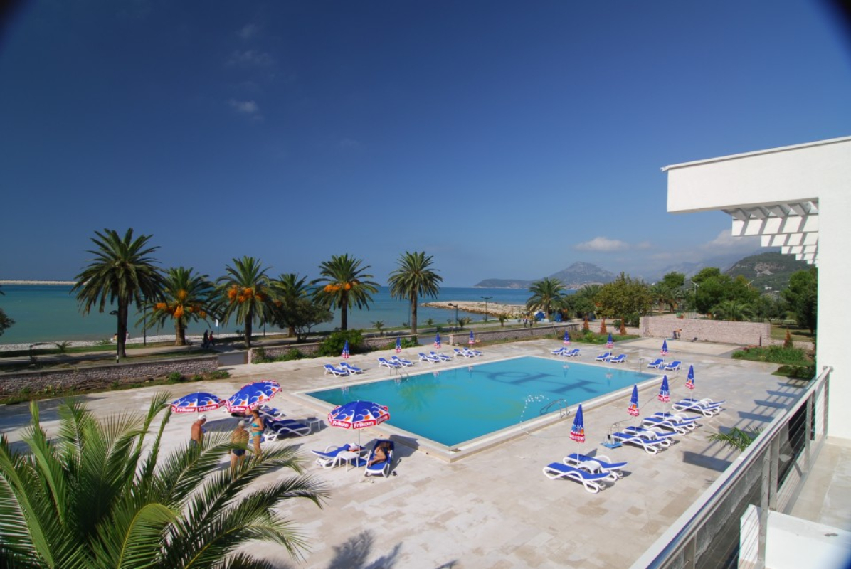 Hotel Princess izgled bazena.jpg