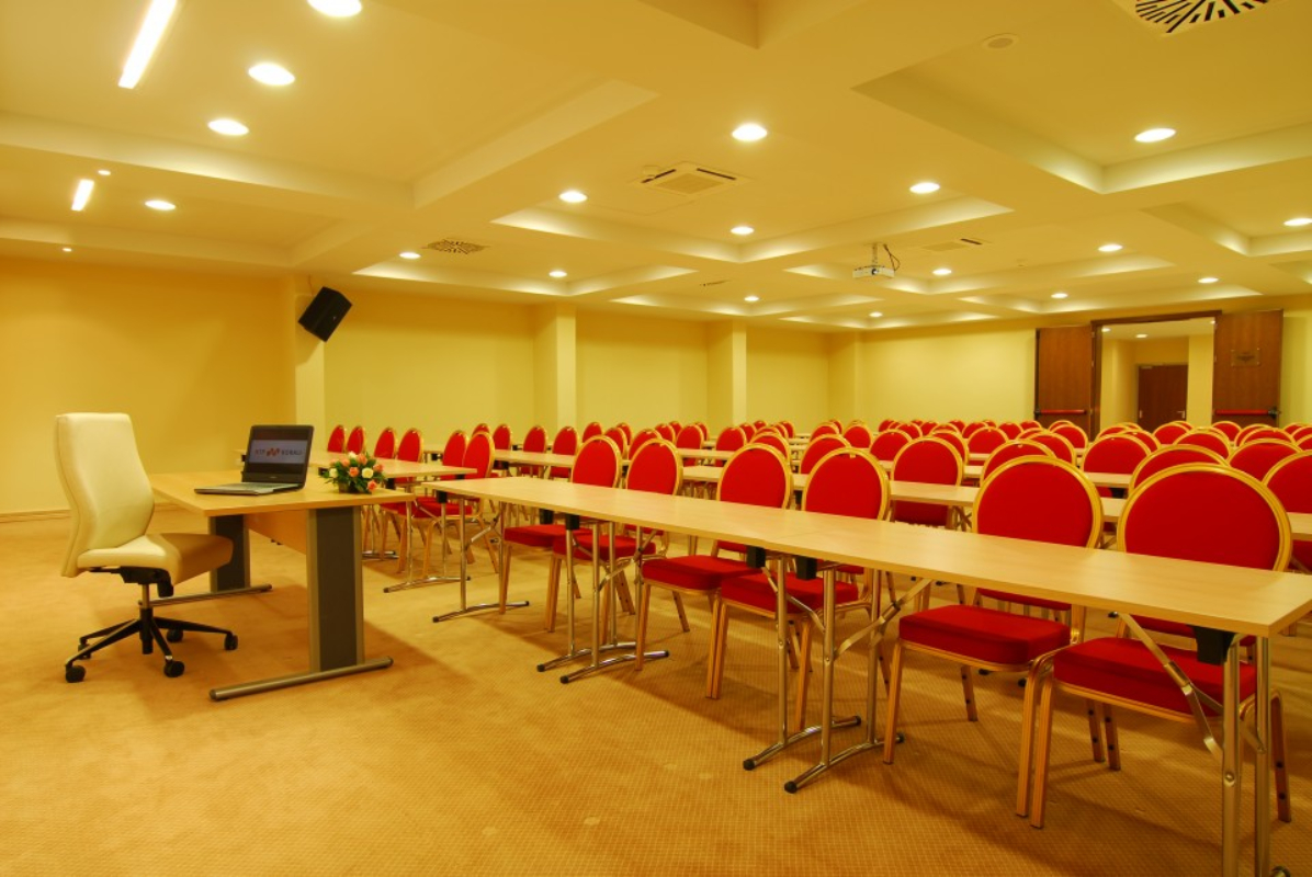 Hotel Princess konferencijska sala.jpg