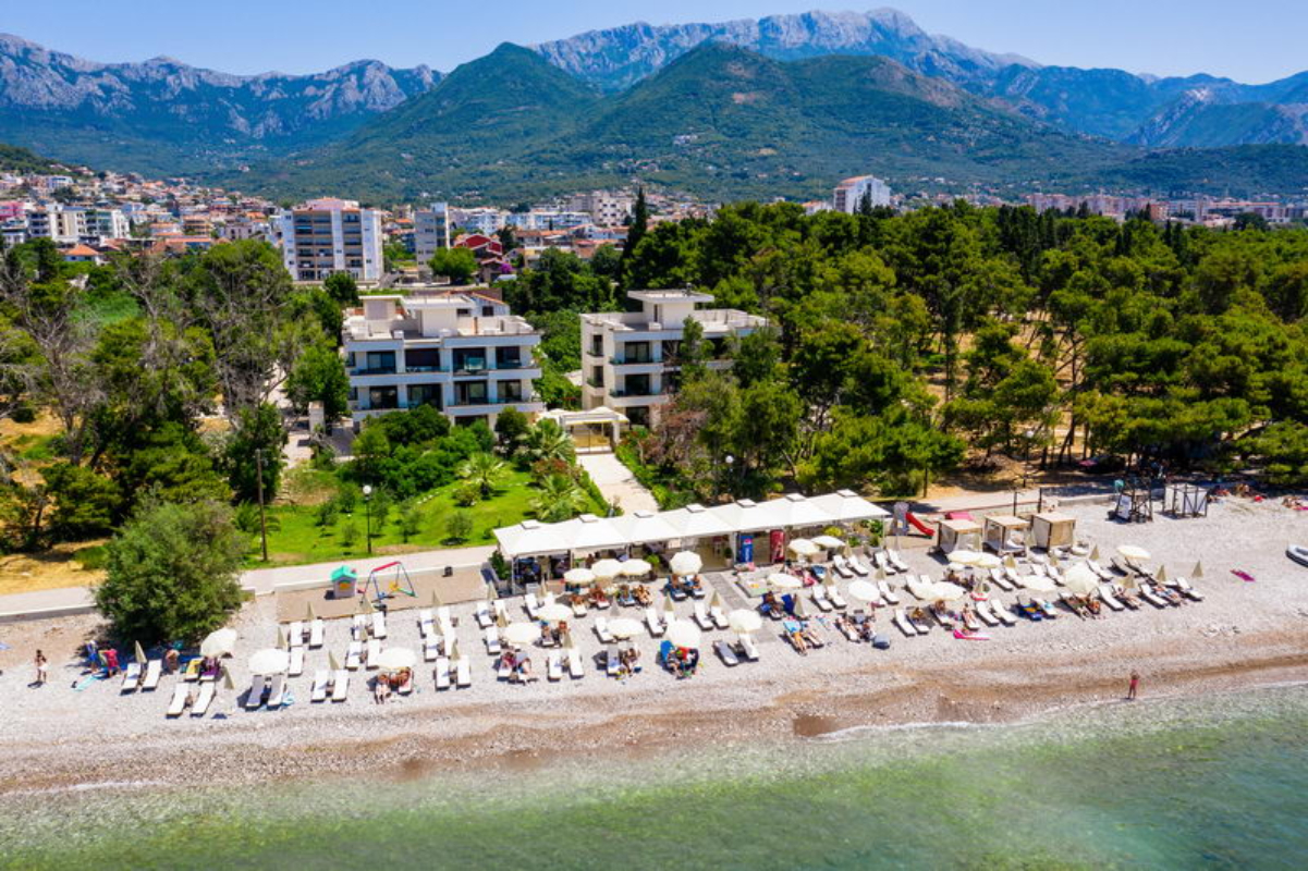 Apartments Kuće Lekovića panorama.jpg