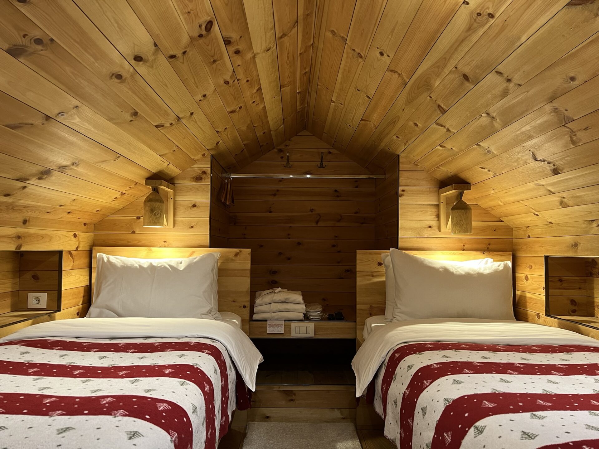 Chalet Kolašin spavaća soba porodičnog apartmana.jpeg
