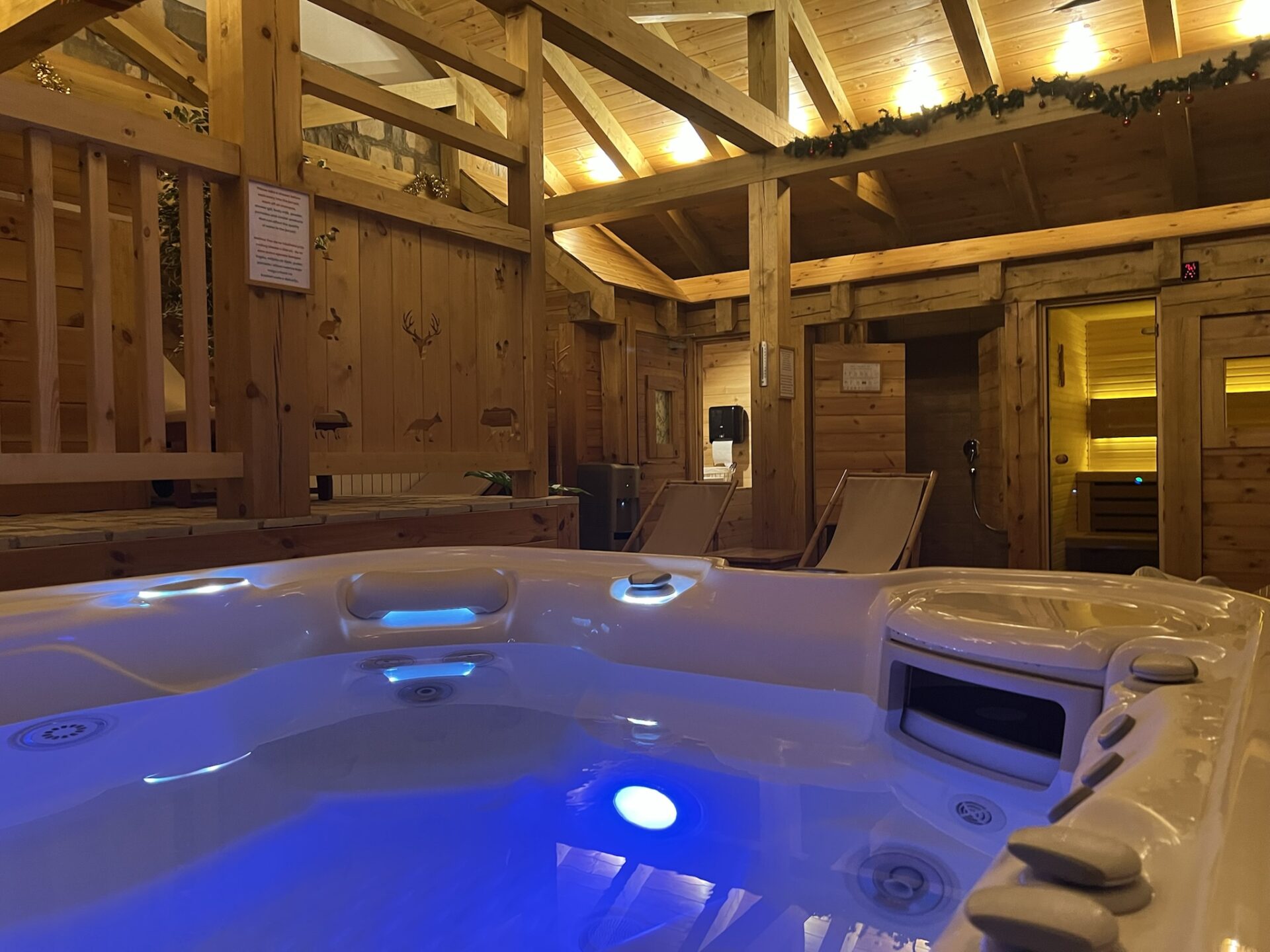 Chalet Kolašin đakuzi.jpeg