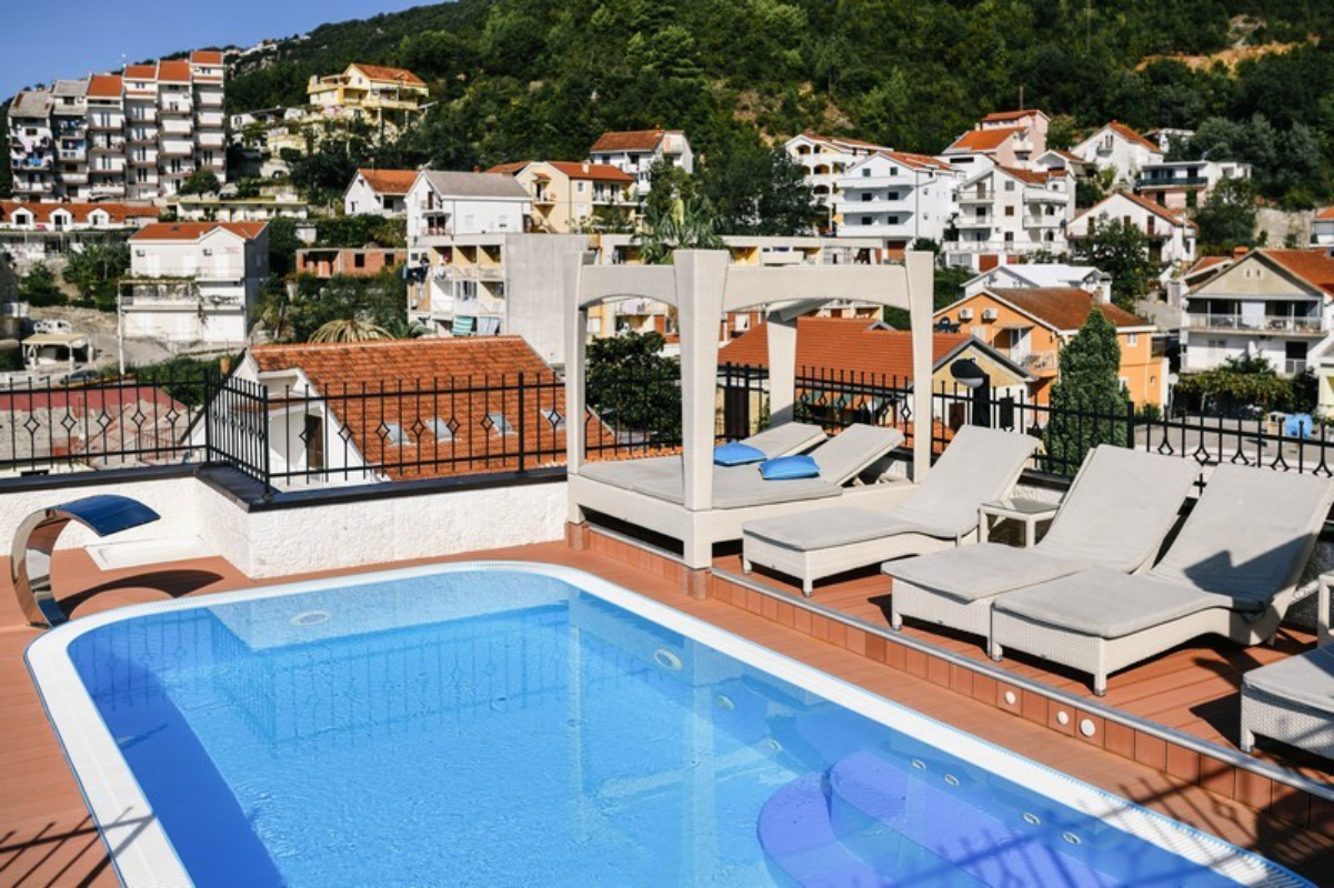 ACD Wellness & Spa Hotel bazen.jpg