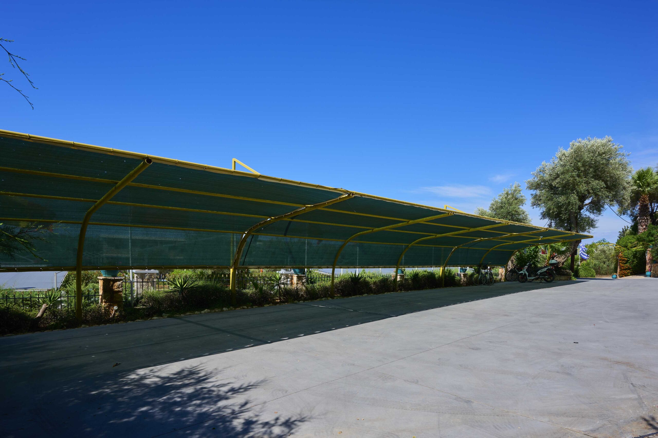 Hotel Kastro Maistro-Parking.jpg