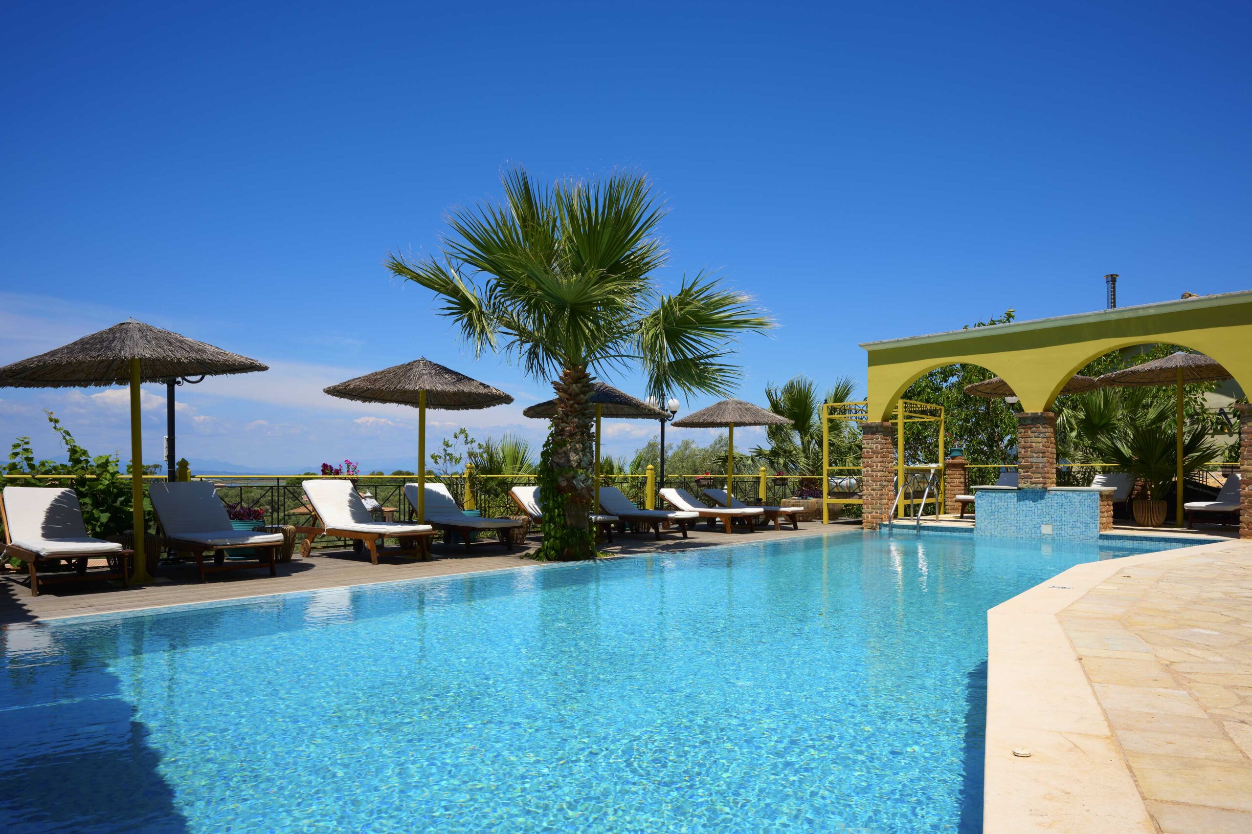 Hotel Kastro Maistro-Spoljasnji bazen.jpg