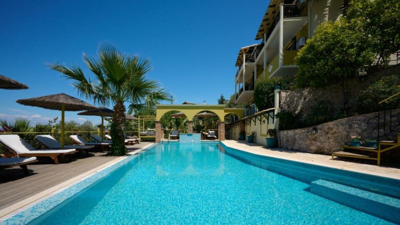 Kastro Maistro Hotel-Bazen.jpg