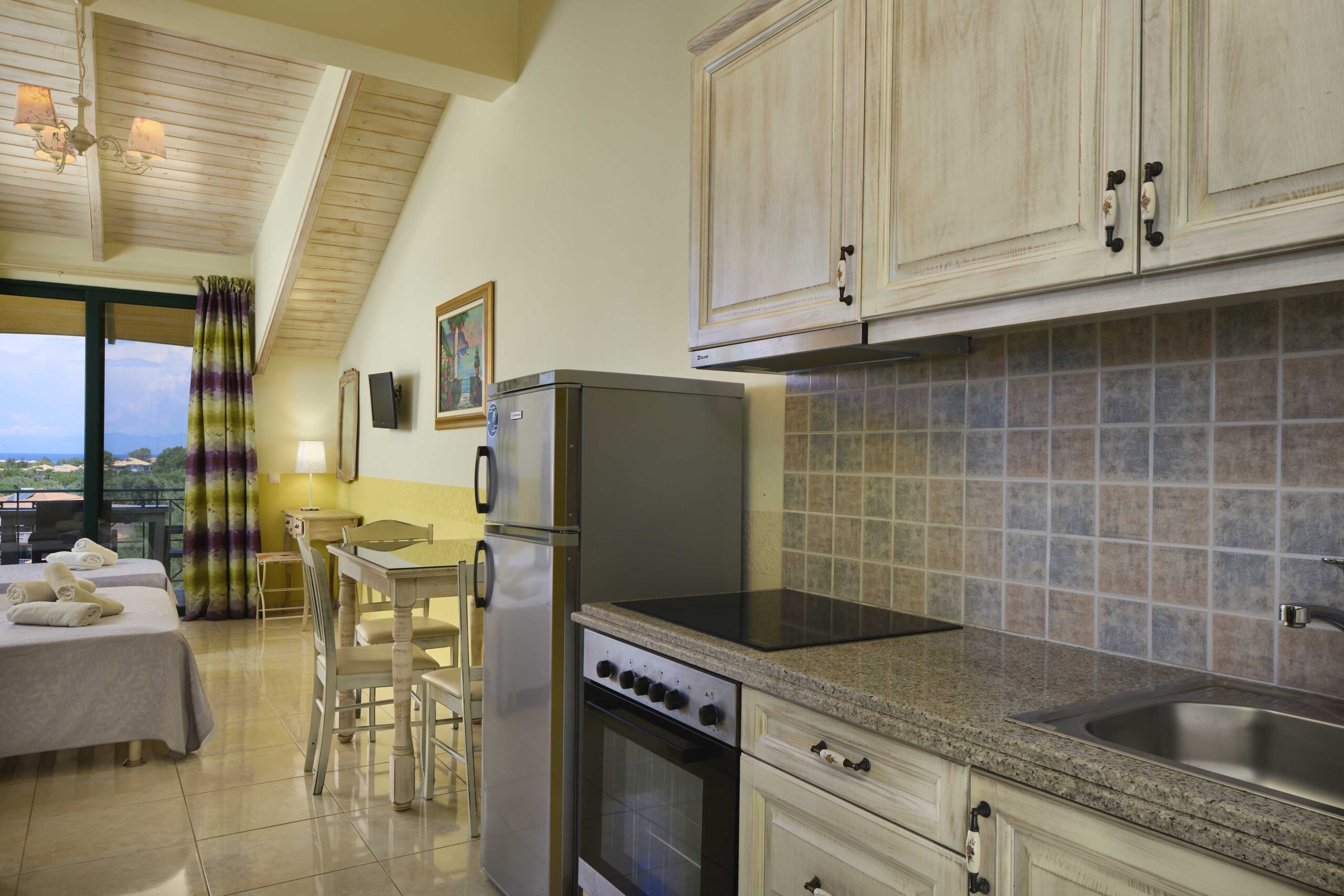 Kastro Maistro Hotel-Deluxe studio.jpg