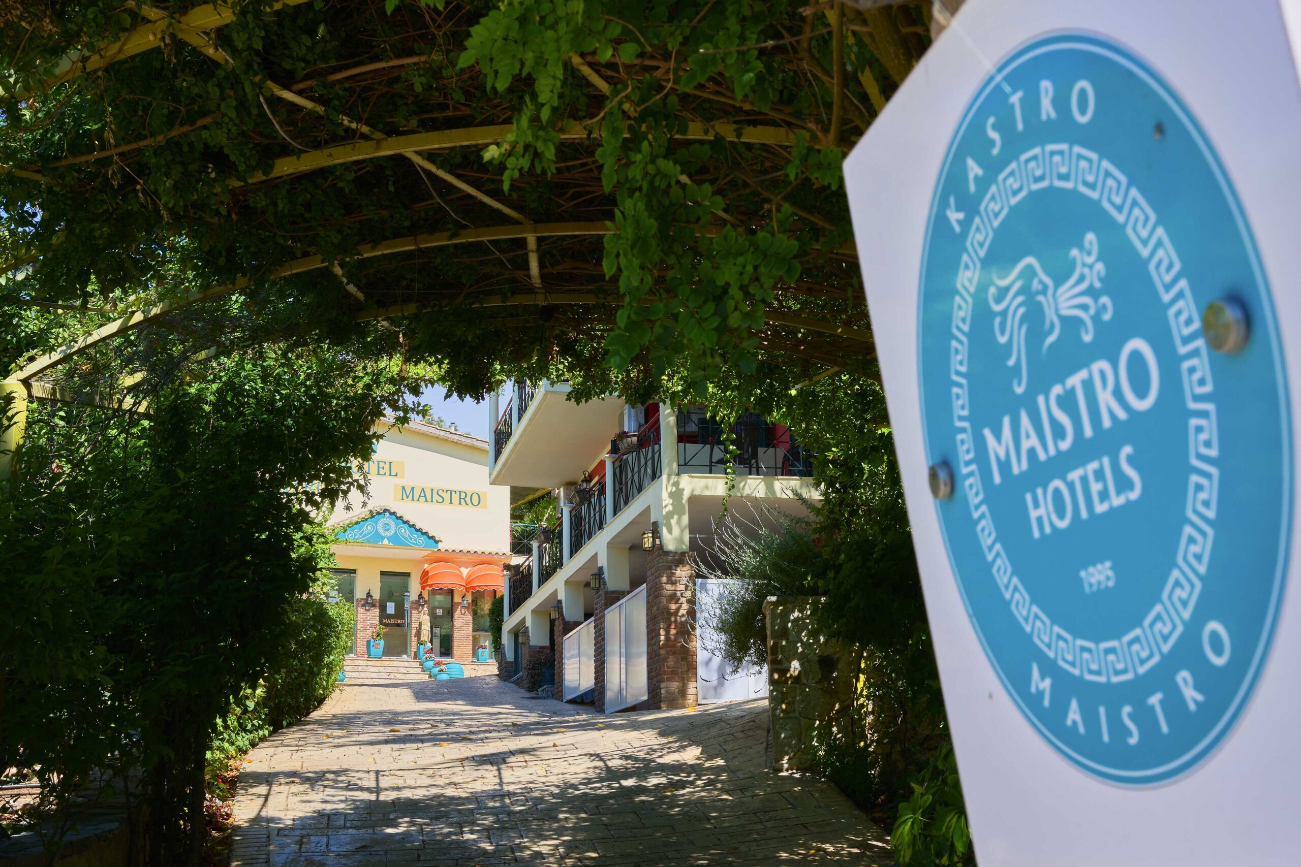 Kastro Maistro Hotel-Kompleks hotela.jpg
