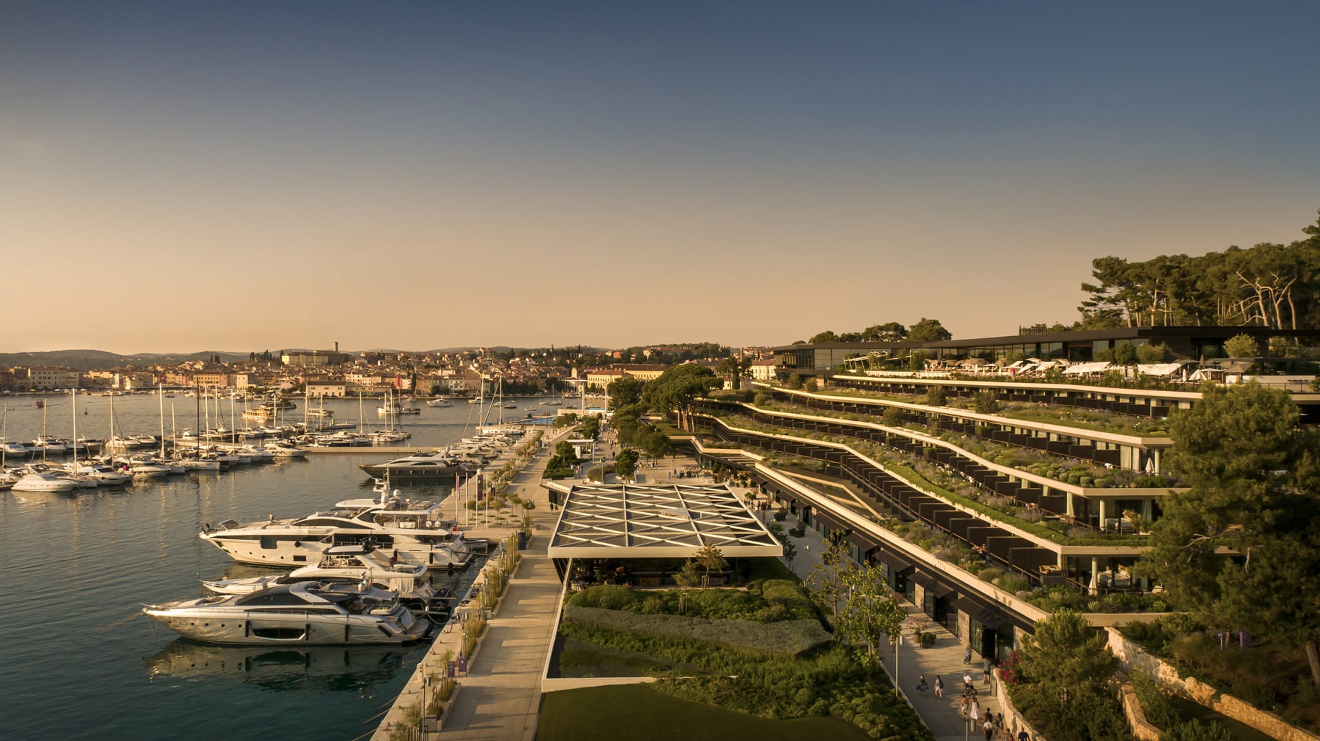 Grand Park Hotel Rovinj-Panorama hotela.jpg