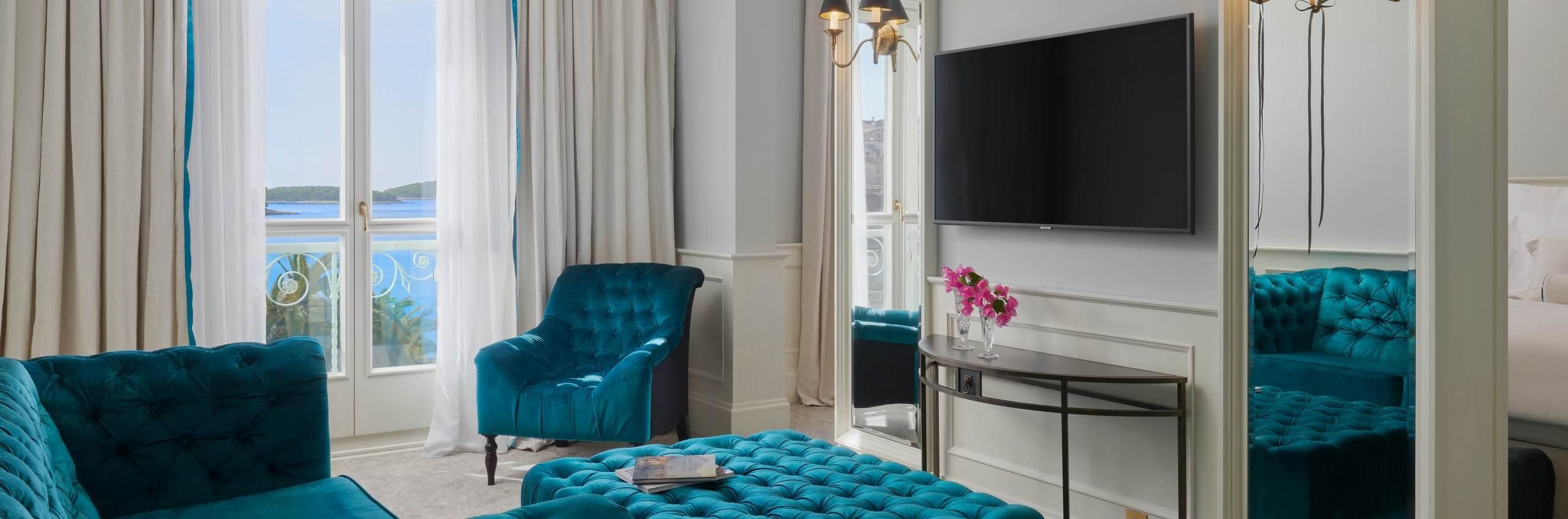 Hotel Palace Elisabeth-Deluxe suite.jpg