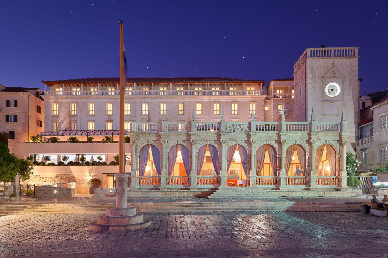 Palace Elisabeth Hotel-Hotel spolja.jpg