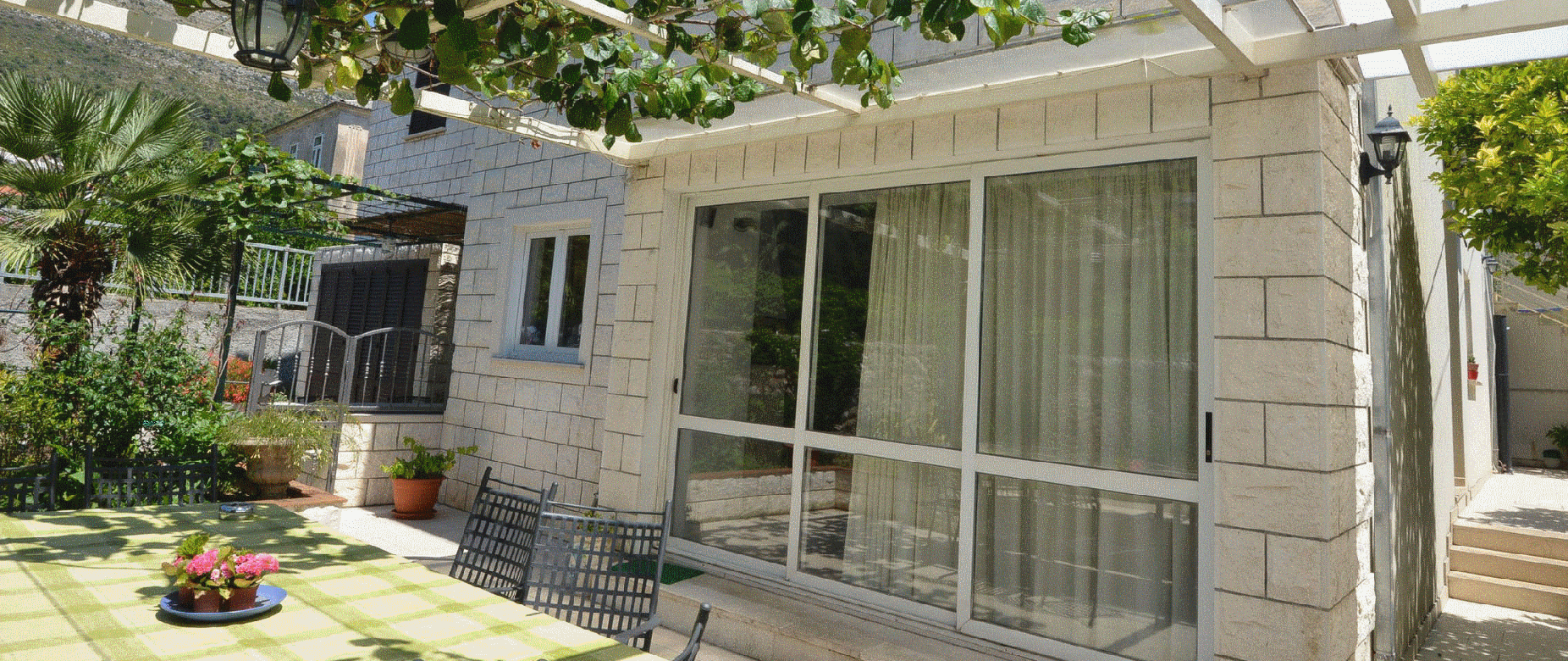 Villa Elly Apartments-Terasa.gif