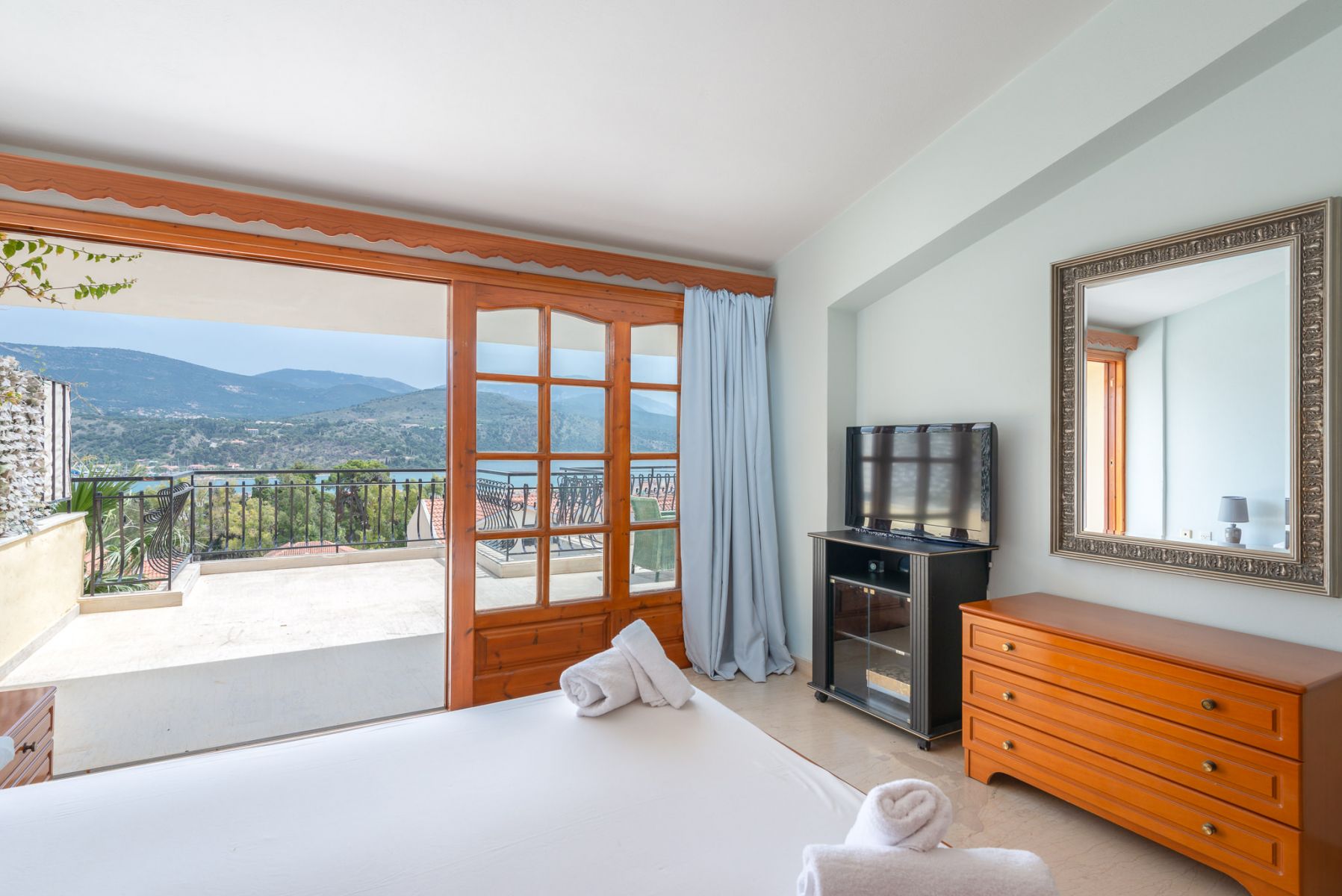 Hotel Europe-Deluxe studio.jpg