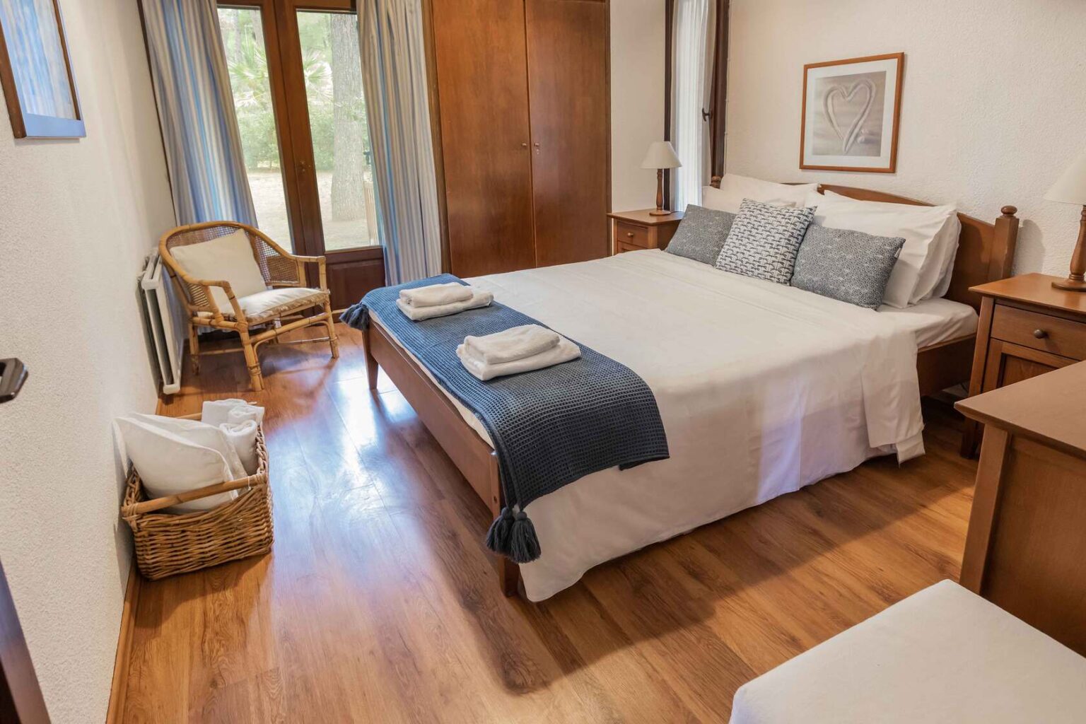 Muses Villas spavaća soba.jpg