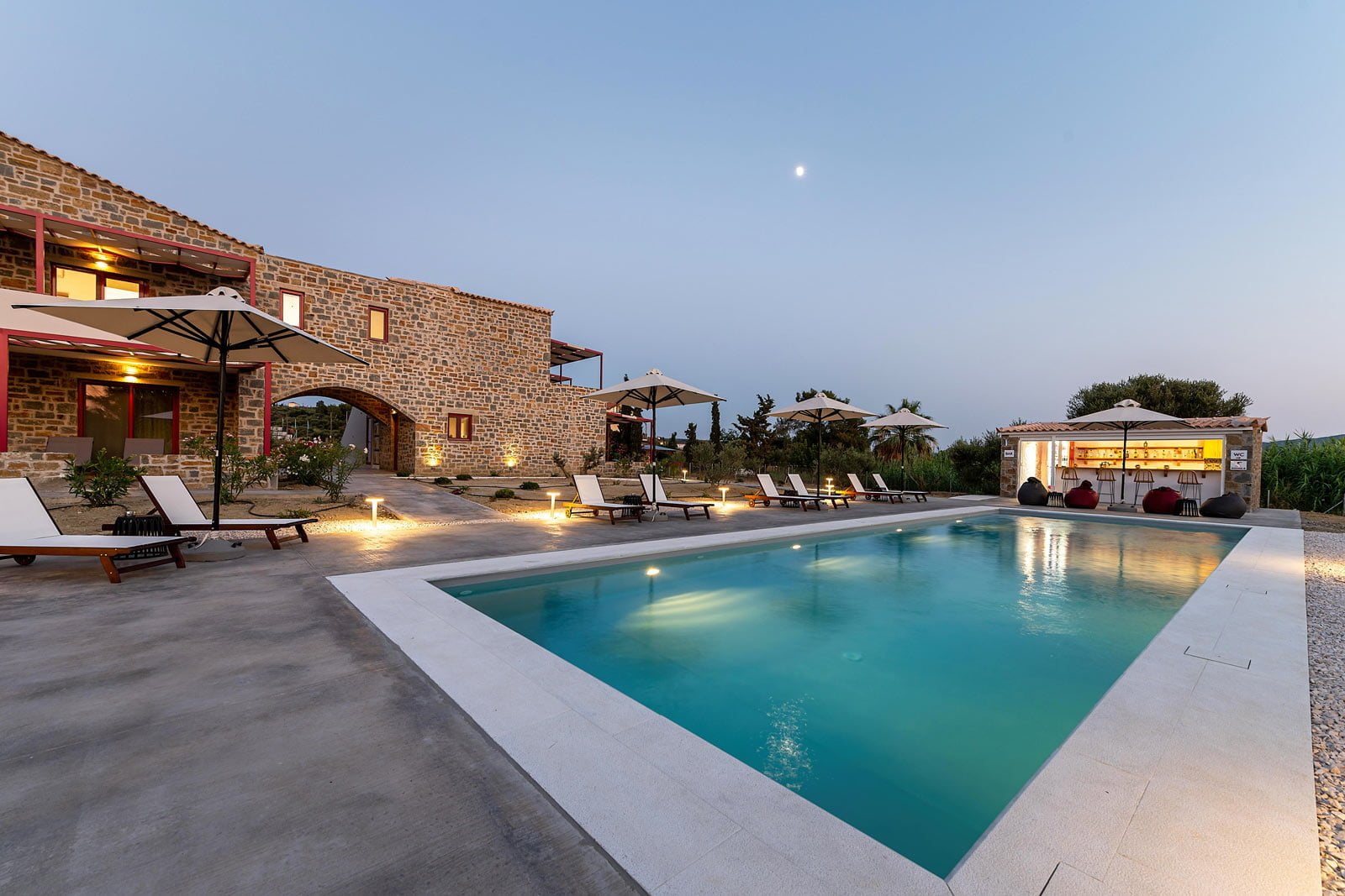 Hotel Abeloessa Methonian Hospitality izgled bazena.jpg