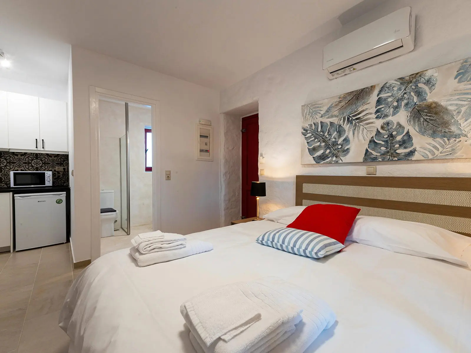 Hotel Abeloessa Methonian Hospitality superior apartman.jpg