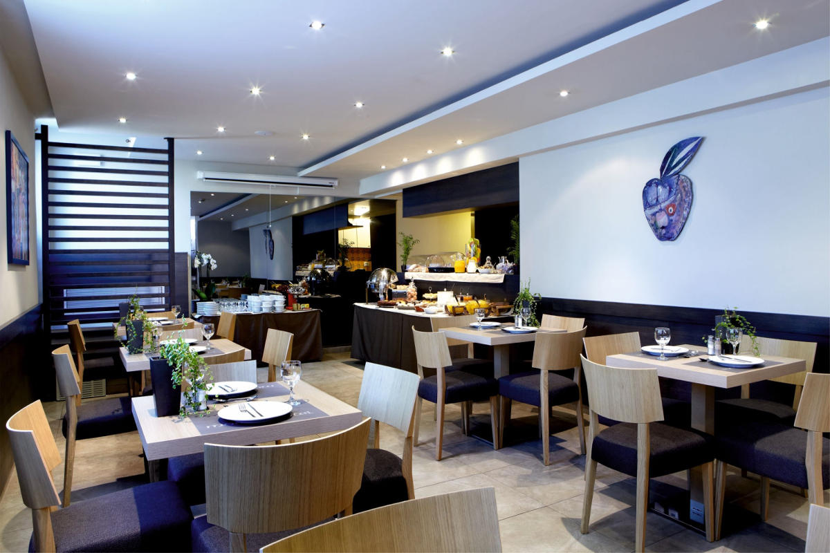 Mouikis hotel restoran.jpg