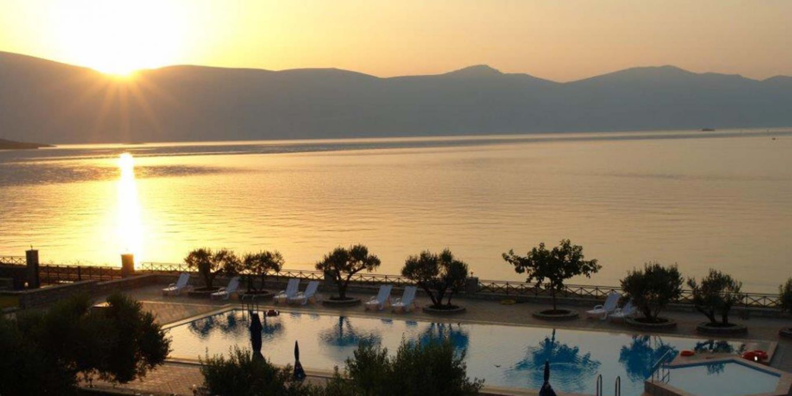 Europa Beach hotel izgled bazena.jpg