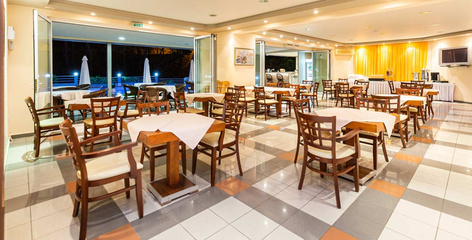 Hotel Green Bay restoran.jpg