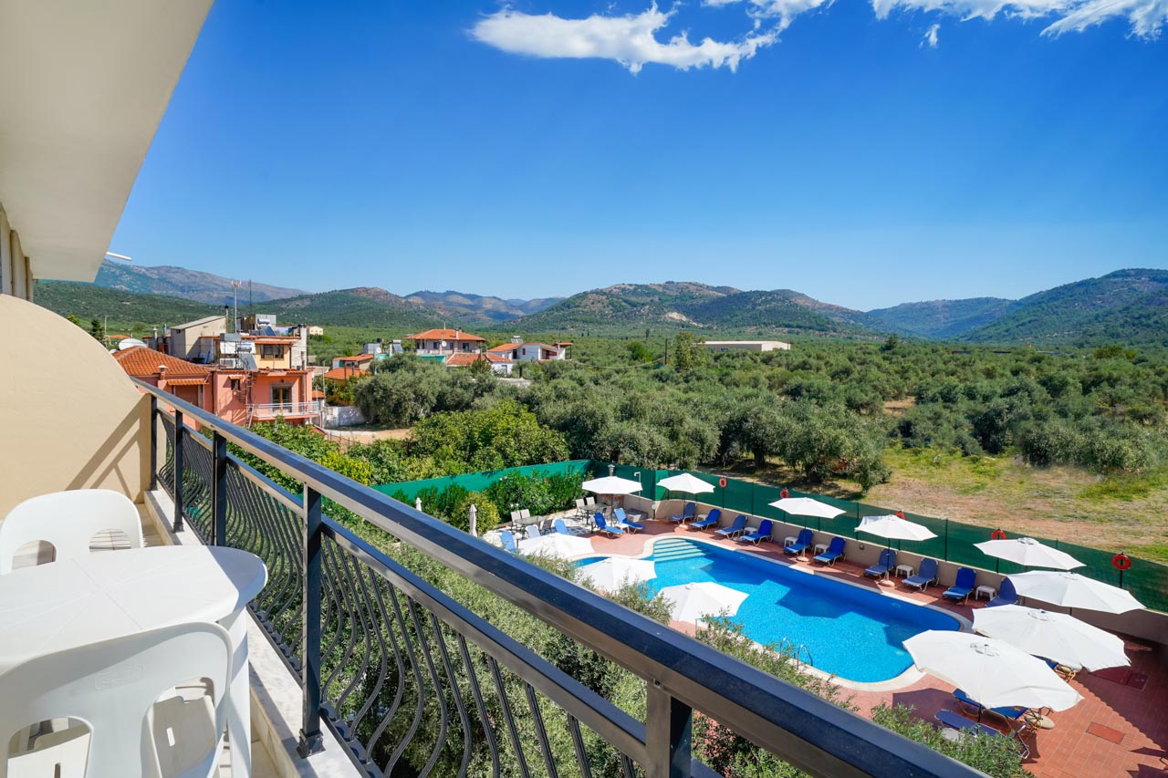 Studios Meni balkon.jpg