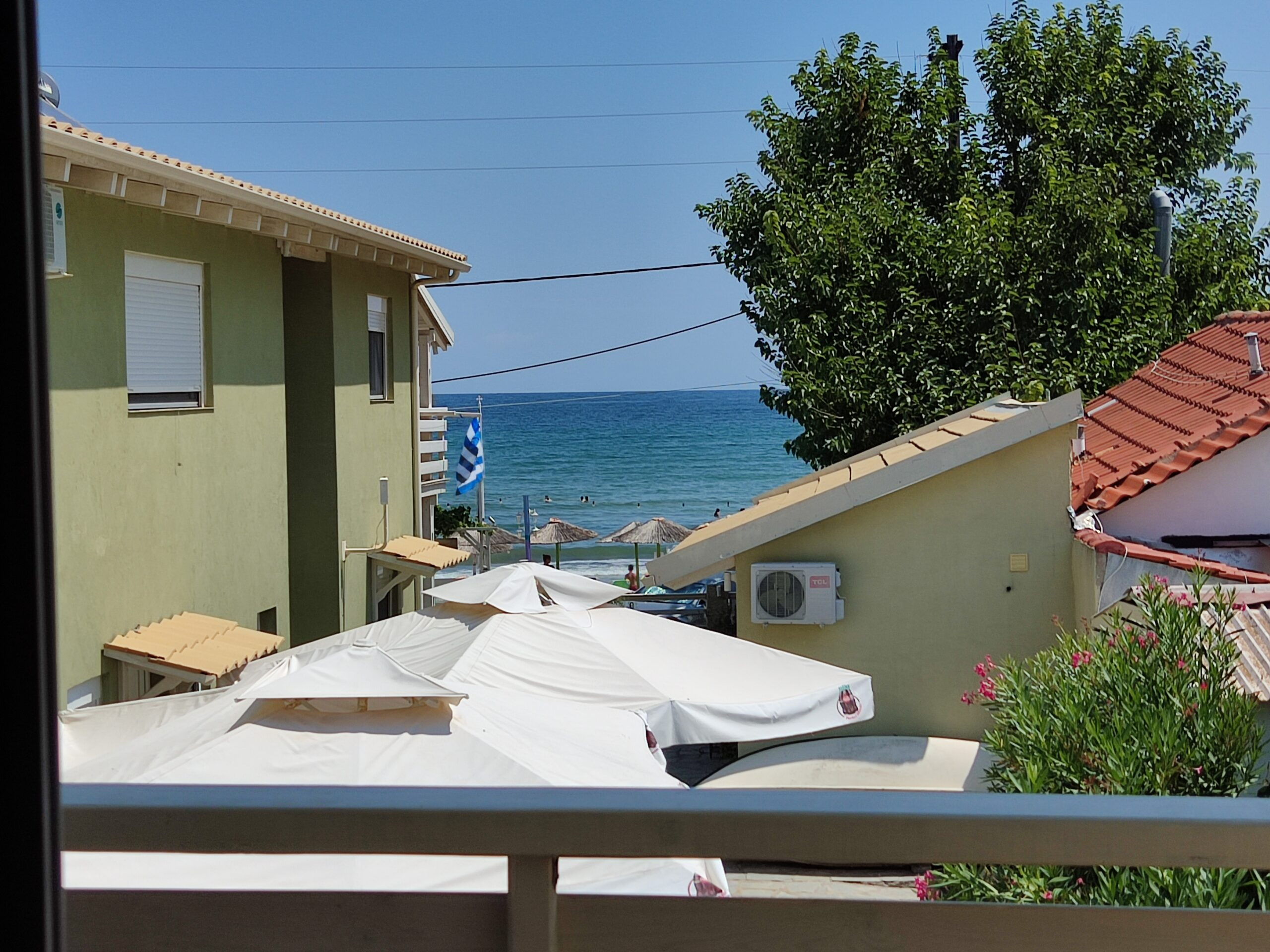 Pierion Mouses balkon sa pogledom na more.jpg