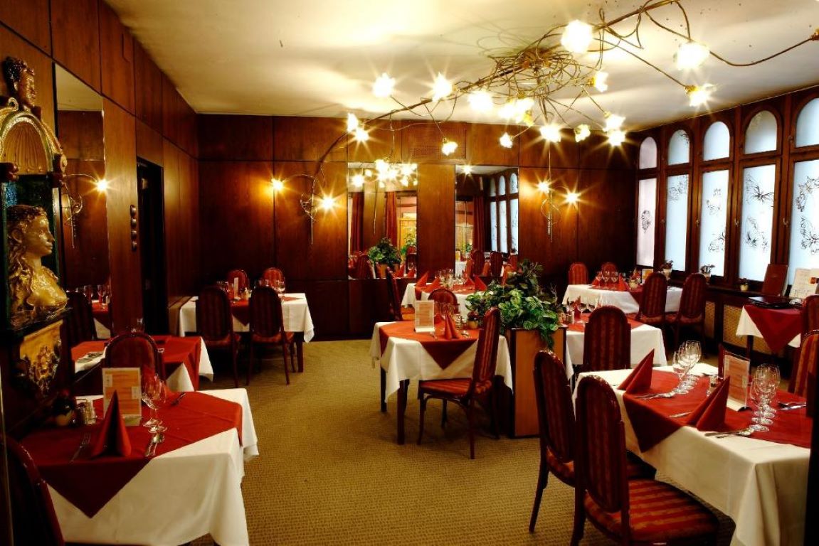 Benzur 4- restoran.jpg