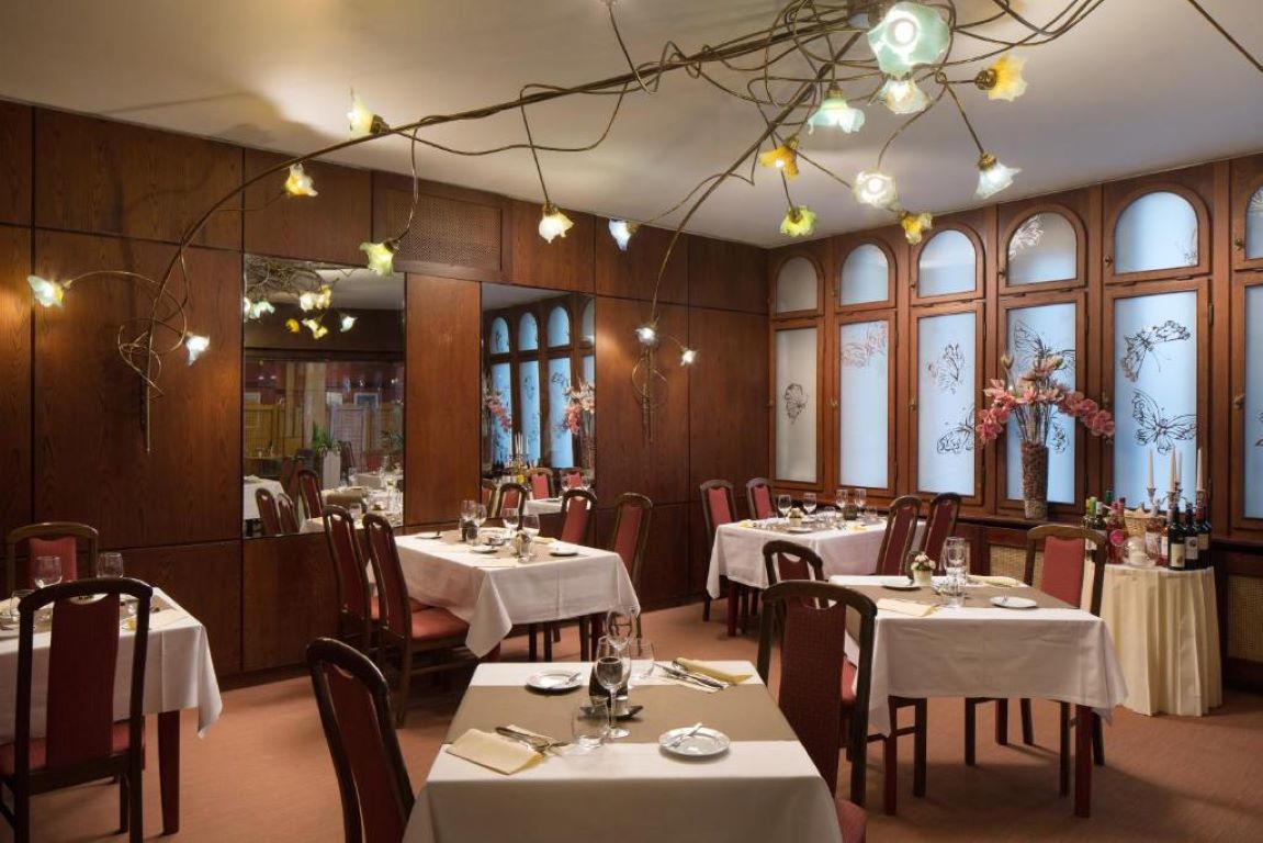 Benzur 4-restoran.jpg
