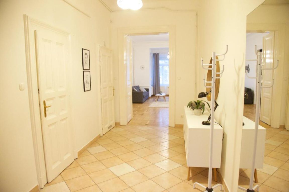 Five seasons apartment-hodnik.jpg