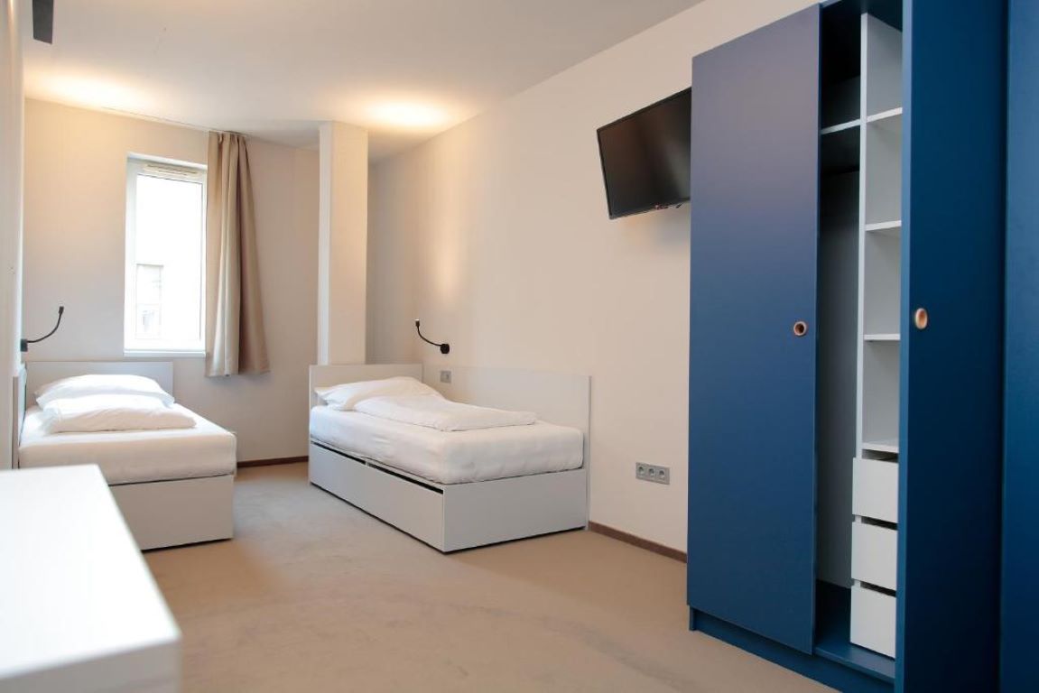 Maverick Urban Lodge- ensuite twin  room.jpg