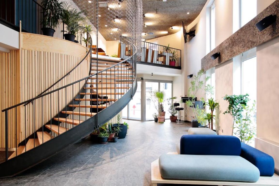 Maverick Urban Lodge- loby.jpg