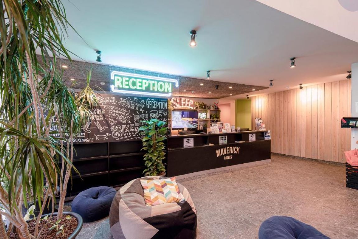 Maverick Urban Lodge-recepcija.jpg