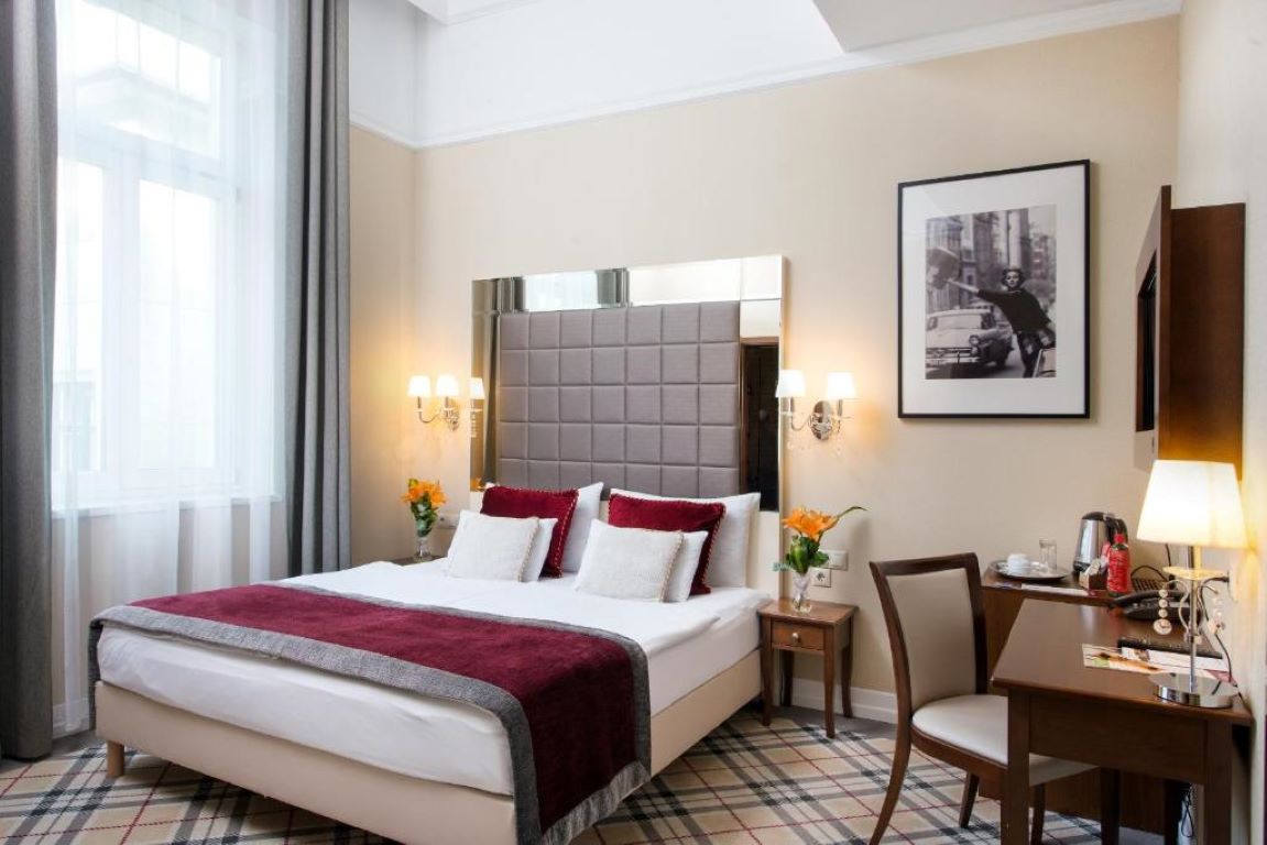 Mirage Medic hotel 4- standard soba.jpg