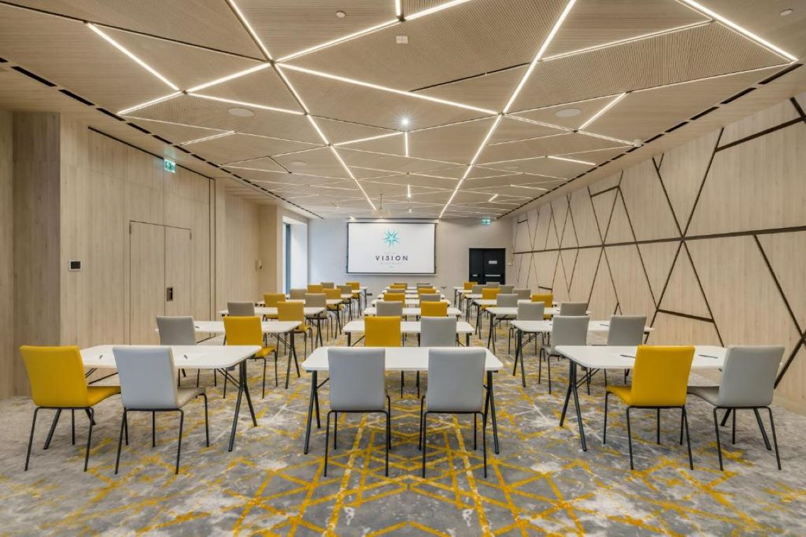 vision hotel- sala za konferencije.jpg