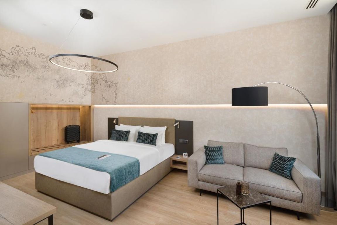 vision hotel-deluxe room.jpg