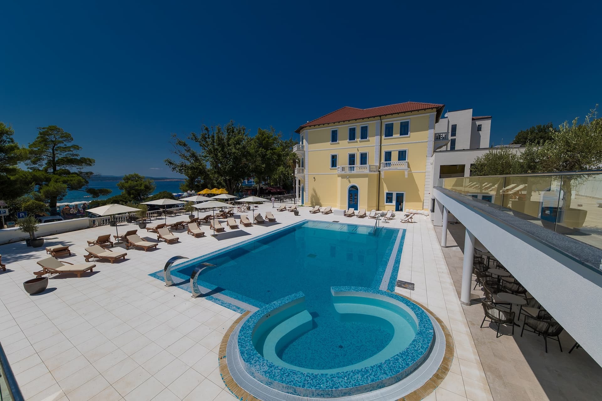 Boutique Hotel Esplanade-Bazen.jpg