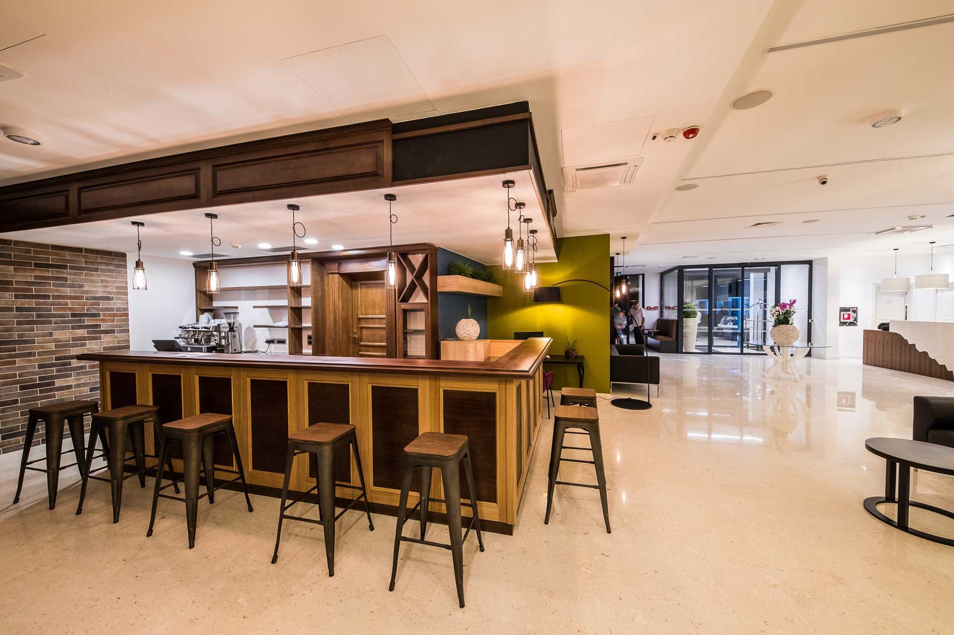 Boutique Hotel Esplanade-Lobby bar.jpg