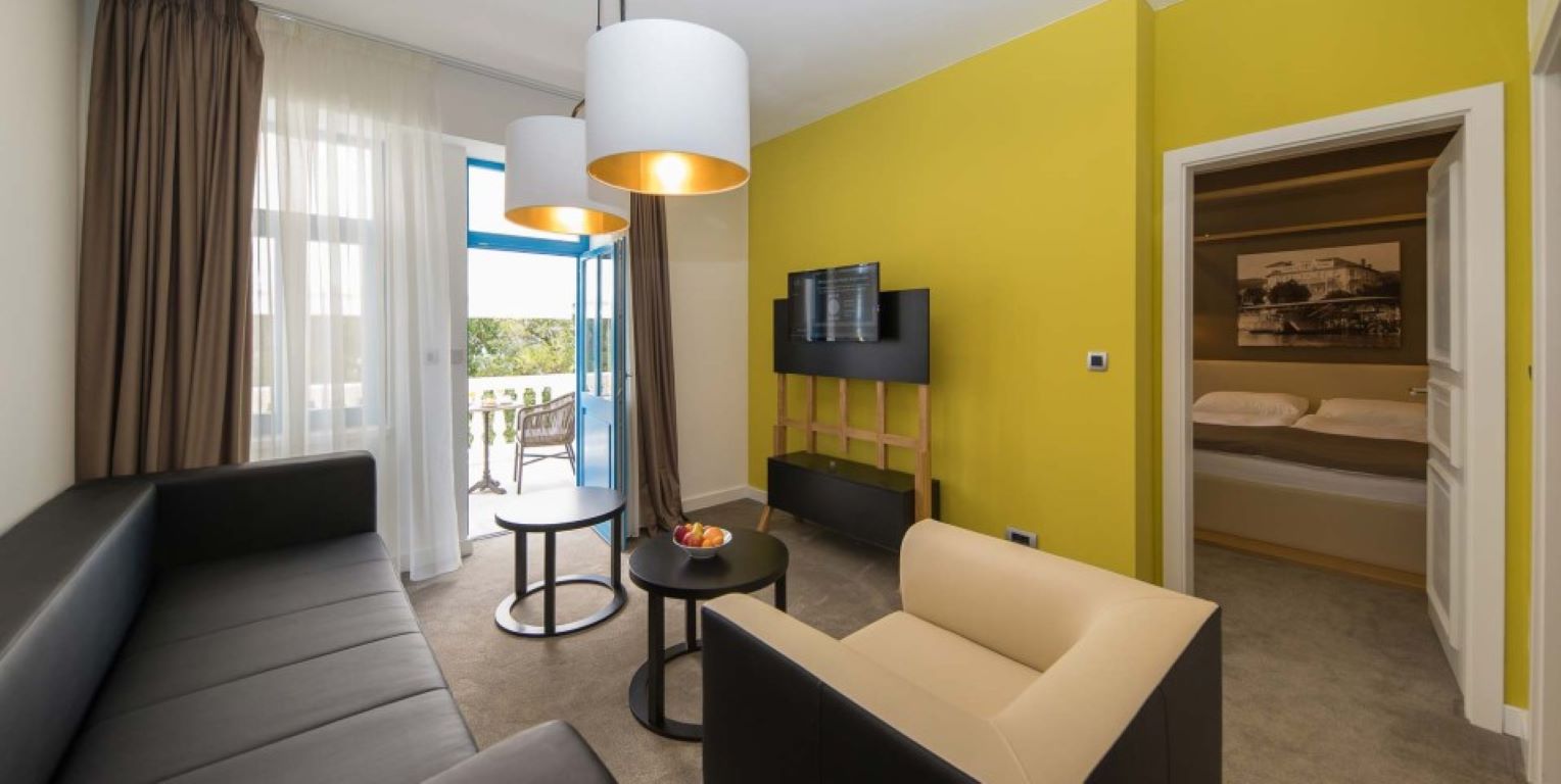 Boutique Hotel Esplanade-Premium suite.jpg