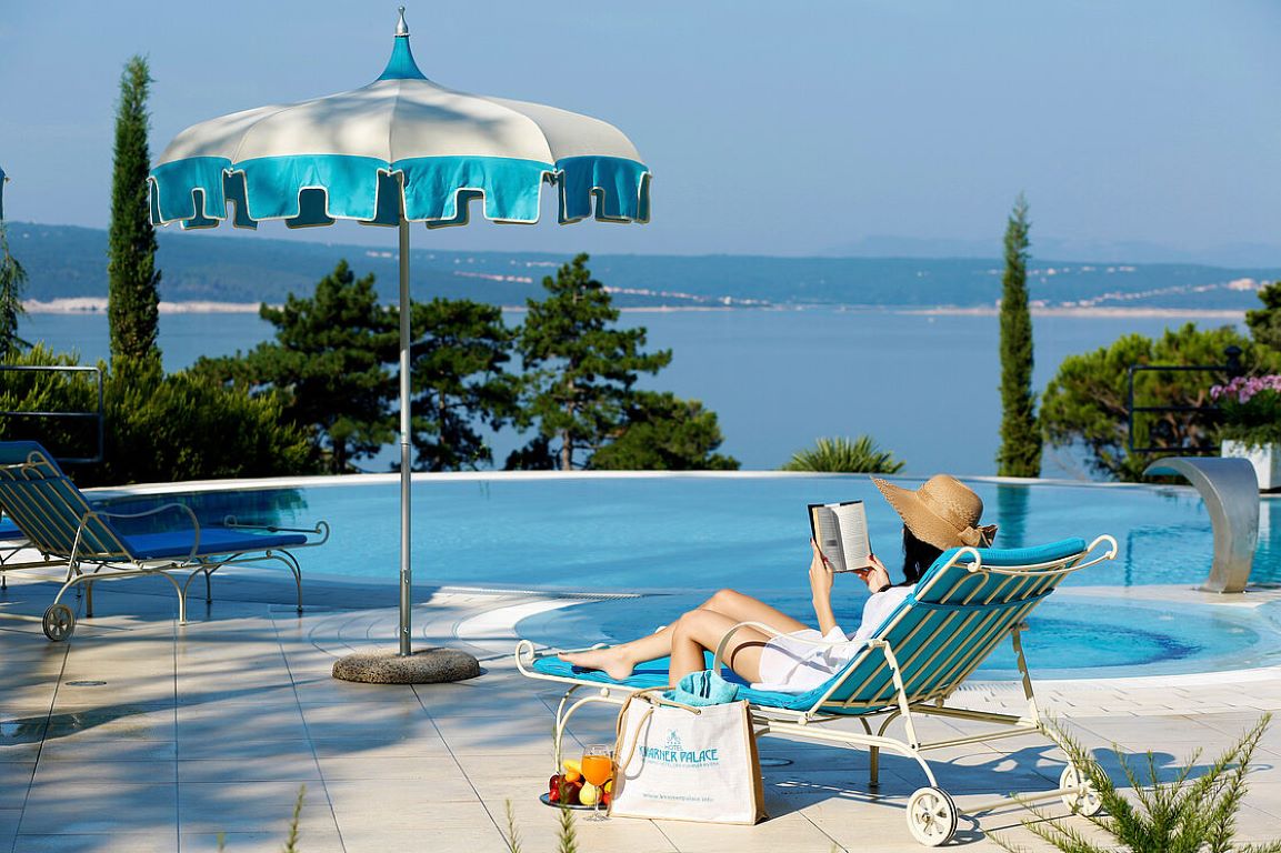 Hotel Kvarner Palace-Bazen.jpg