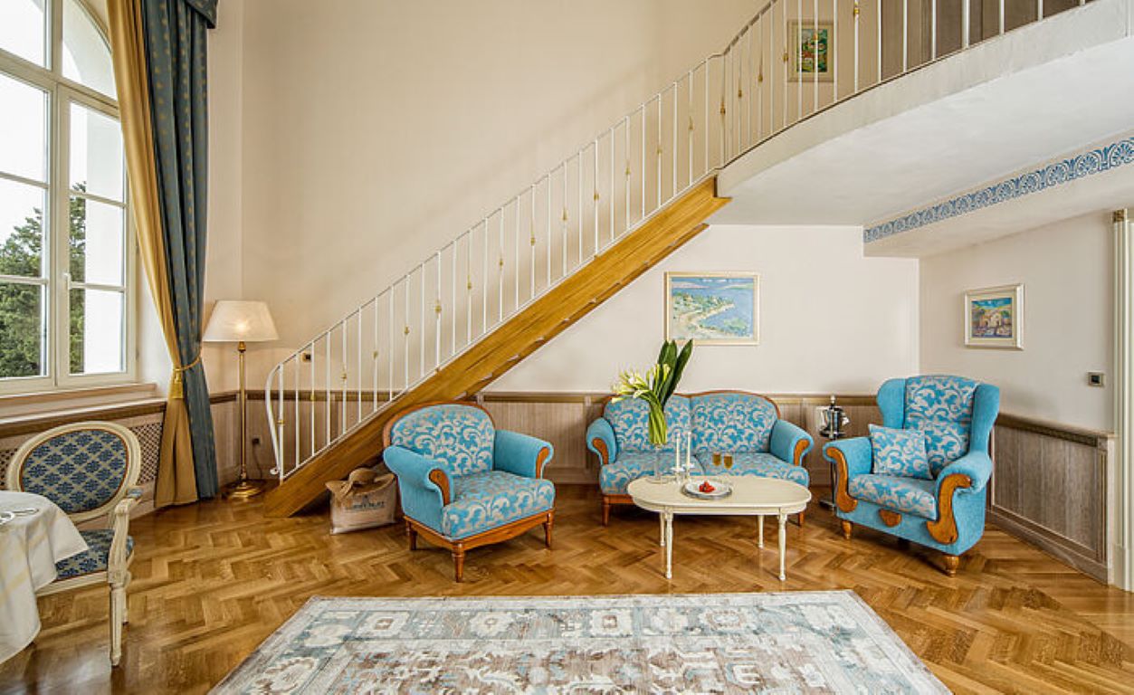 Kvarner Palace Hotel-Apartman pogled more i predsoblje.jpg