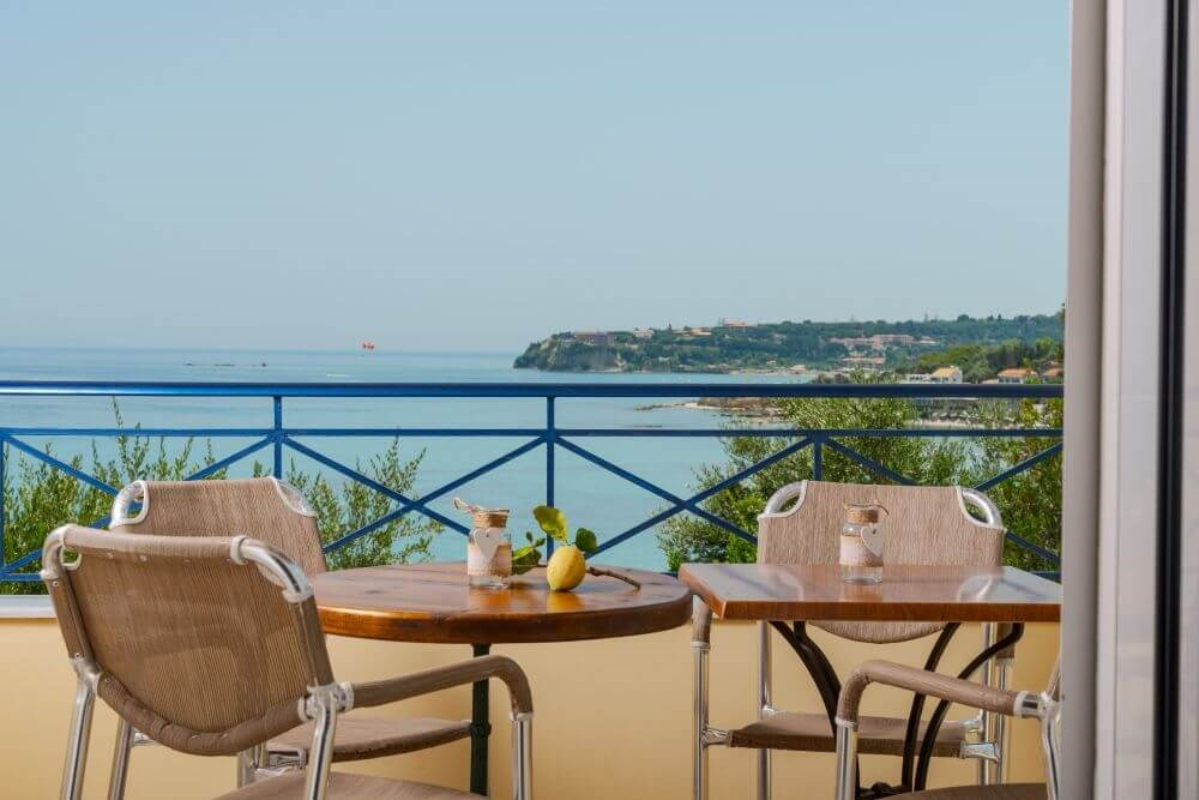 Bella Vista Sea View Apartments balkon sa pogledom na more.jpg
